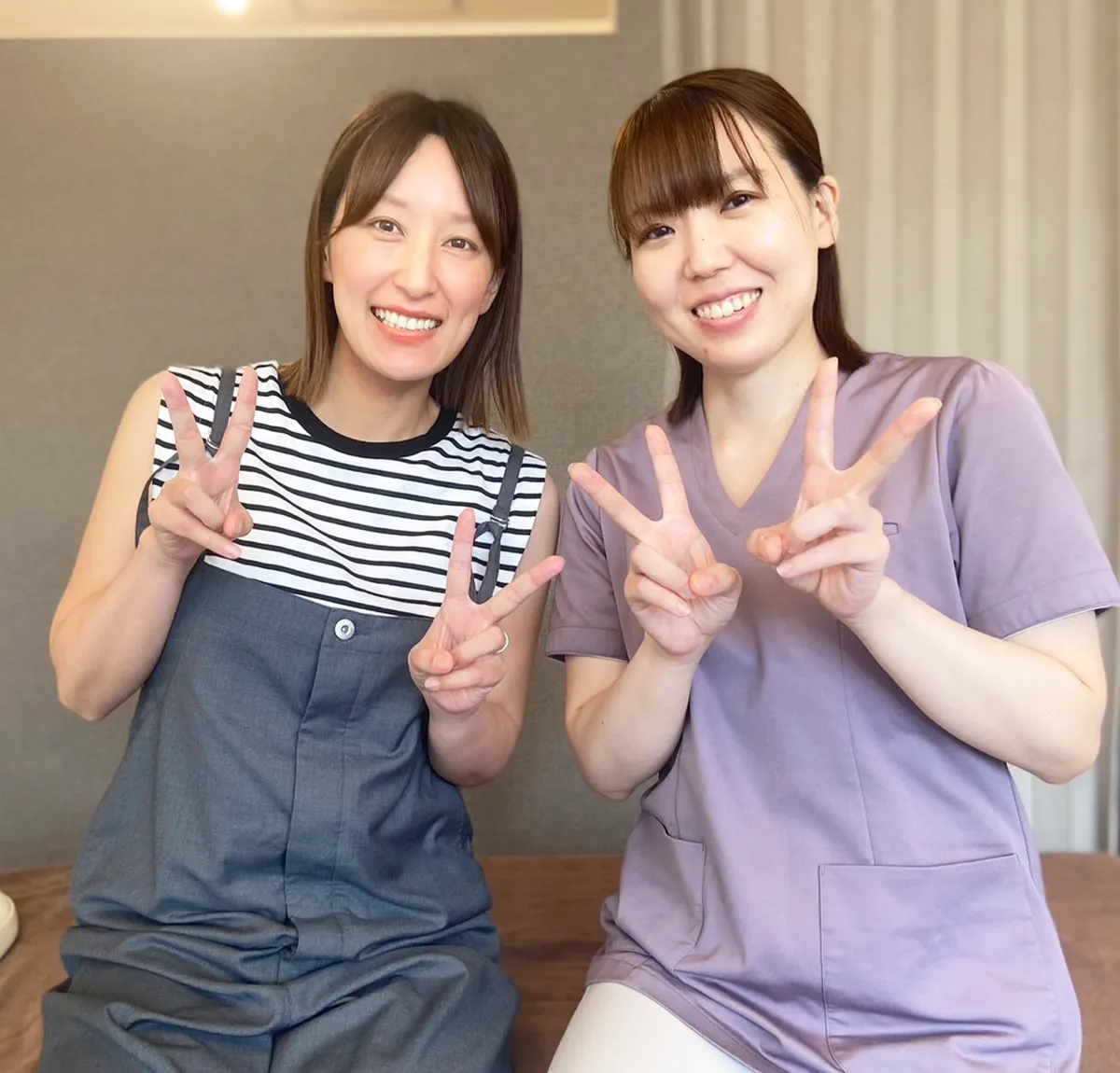こもれび鍼灸院に通う患者様と院長の横田未帆