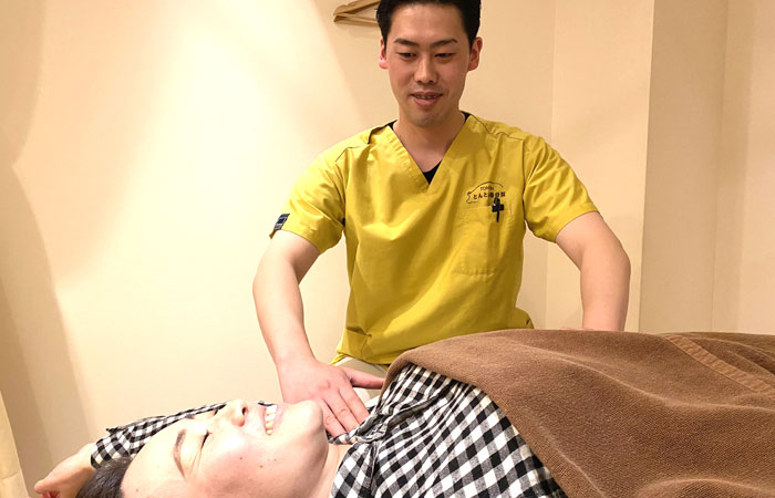 歪んだ肋骨を正確に矯正