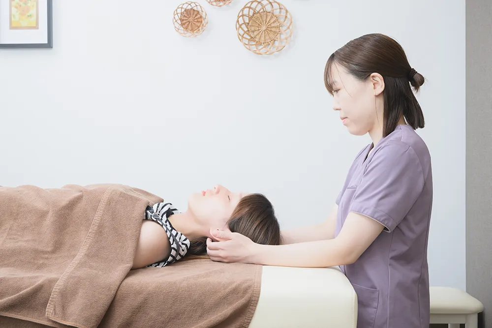 女性鍼灸師による施術。女性専門の こもれび鍼灸院では、同じ女性だからこそ話しやす